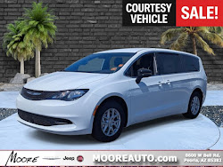 2025 Chrysler Voyager LX